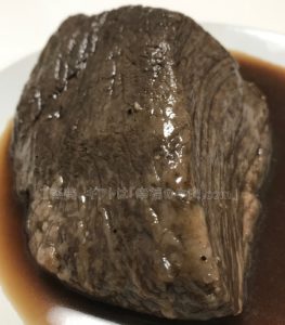 たわら屋の特選黒毛和牛「イチボ」極撰ローストビーフの肉の塊の写真